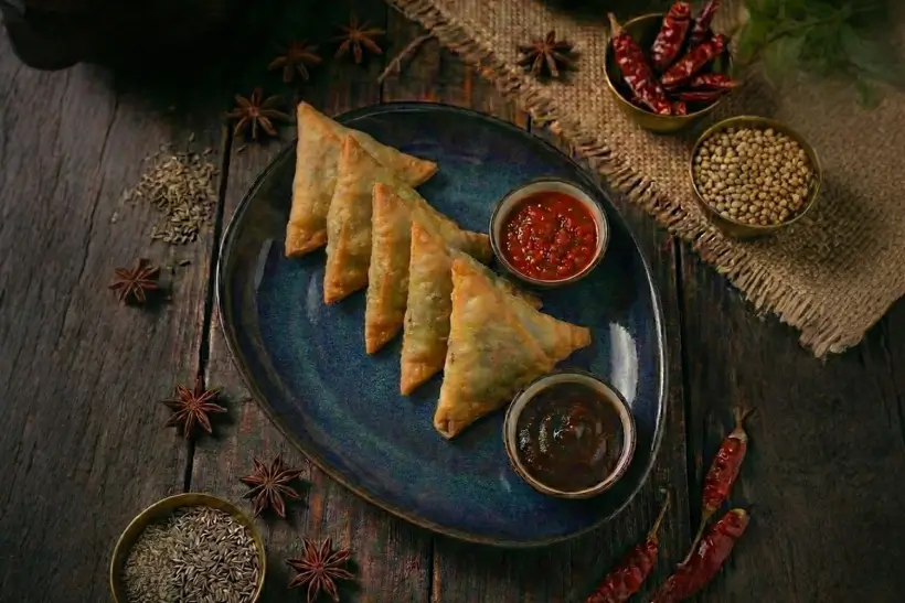 SAMOSA SENSATION (ROYAL MINI CHICKEN SAMOSAS)
